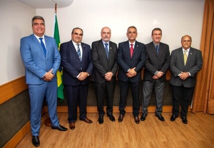 nova-diretoria-assume-o-conselho-federal-dos-representantes-comerciais-confere