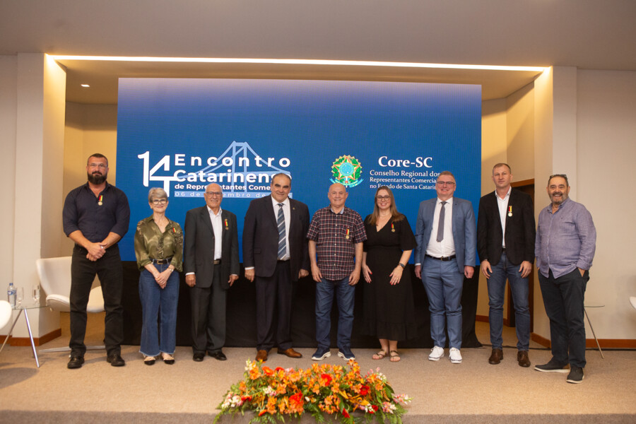14-encontro-catarinense-de-representantes-comerciais-medalha-flavio-flores-lopes-foi-concedida-a-sete-registrados-e-uma-instituicao-parceira